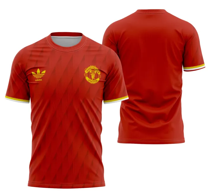 Camiseta unissex preta com logo no peito e estampa grande nas costas com tema Manchester United Concept, ideal para quem busca estilo e conforto.
