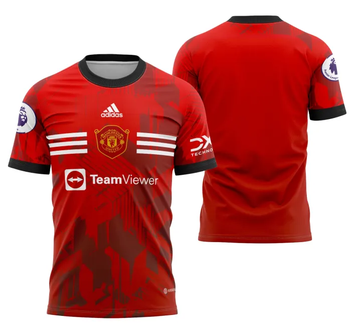 Camiseta unissex preta com logo no peito e estampa grande nas costas apresentando o design inspirado no Manchester United Concept 2023 Modelo 4, perfeita para fãs do clube.