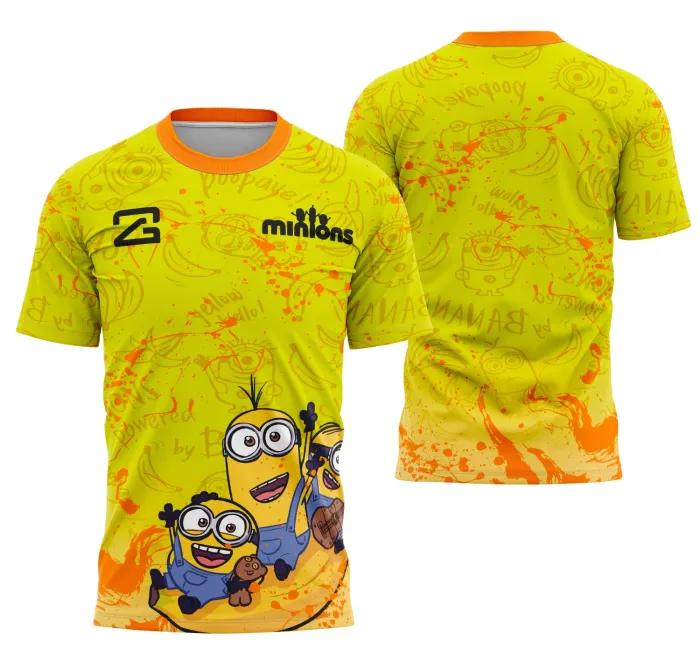 Camiseta unissex branca com logo no peito e estampa grande nas costas inspirada em Minions, ideal para fãs, estilo casual, confortável e vibrante.
