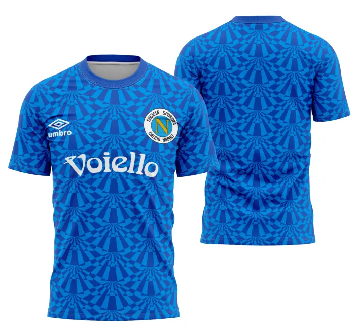 Camiseta unissex branca com logo no peito e estampa grande nas costas inspirada na Camisa Napoli Retrô 1991-93, estilo vintage e clássico, perfeita para fãs e colecionadores.