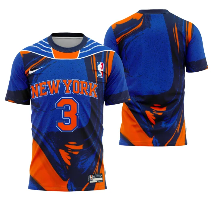 Camiseta unissex preta com logo no peito e estampa grande nas costas inspirada no New York Knicks, ideal para fãs de basquete e estilo urbano.
