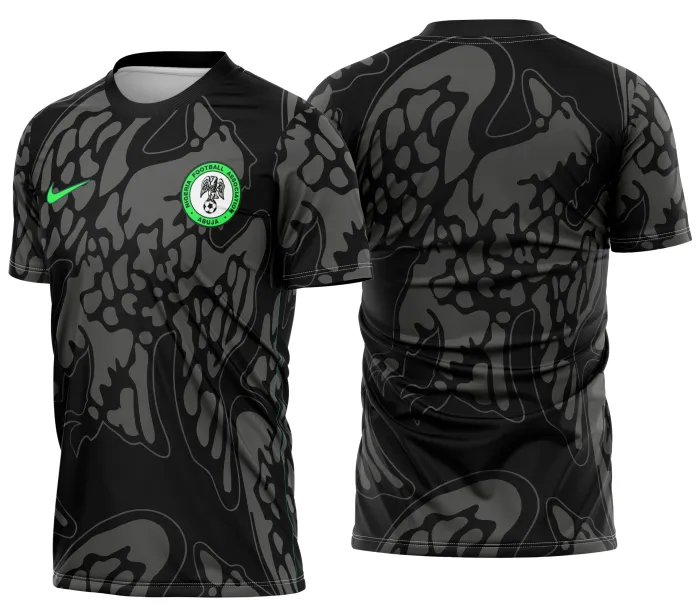 Camiseta unissex branca com logo no peito e estampa grande nas costas do tema Nigéria Estilo de Vida Copa do Mundo 2026.