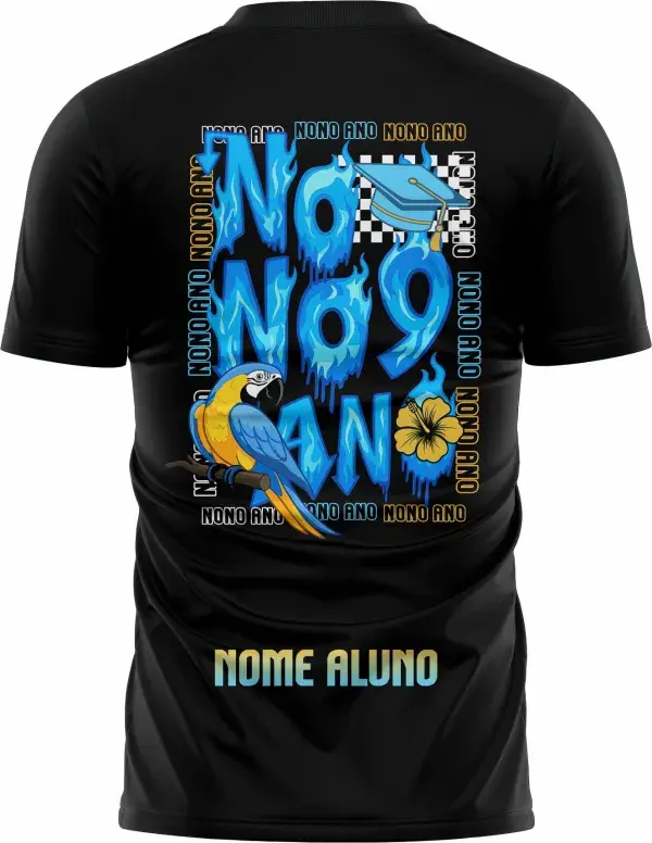 Camiseta unissex preta com logo no peito e estampa grande nas costas inspirada no Nono Ano Arara Azul, com design marcante e cores vibrantes, perfeita para fãs dessa temática.