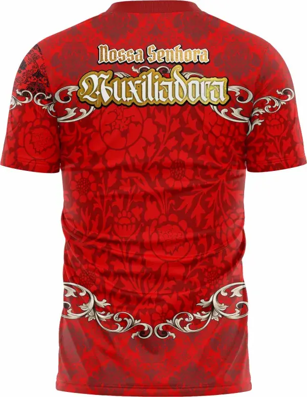 Camiseta unissex branca com logo no peito e estampa grande nas costas da Nossa Senhora Auxiliadora, transmitindo fé e proteção para quem veste