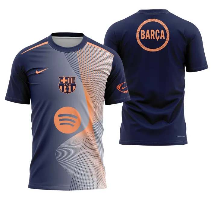 Camiseta preta unissex com logo no peito e estampa grande nas costas inspirado no modelo da Camisa Pré-Jogo Barcelona 2025-2026 Modelo 1, ideal para torcedores e fãs do futebol.