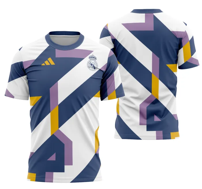 Camiseta unissex branca, com logo no peito e estampa grande nas costas inspirada na camisa pré-jogo do Real Madrid 2023-2024, perfeita para fãs e colecionadores.