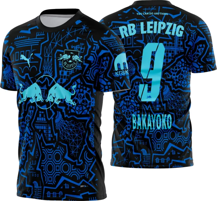 Camiseta unissex preta com logo no peito e estampa grande nas costas, tema RB Leipzig Especial 2025-26, visual moderno e arrojado para fãs do time.