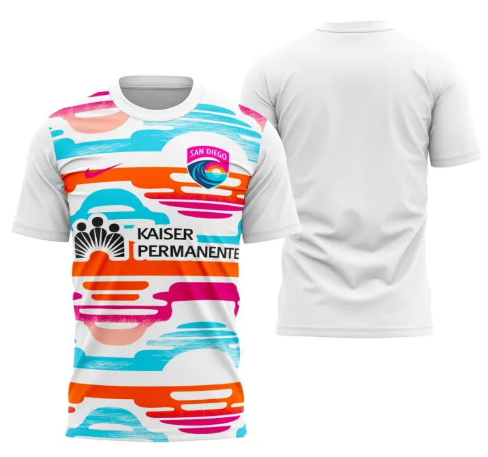 Camiseta unissex preta com logo no peito e estampa grande nas costas do time SAN DIEGO WAVE KIT CASA 2025, design moderno e esportivo, perfeita para torcedores e fãs.