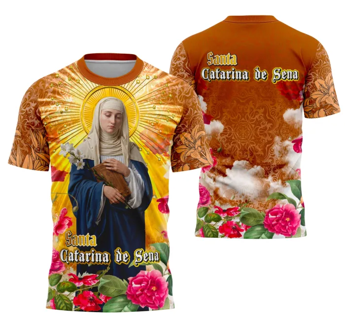 Camiseta unissex preta com logo no peito e estampa grande nas costas mostrando Santa Catarina de Sena em estilo religioso, ideal para quem busca fé e conexão espiritual.