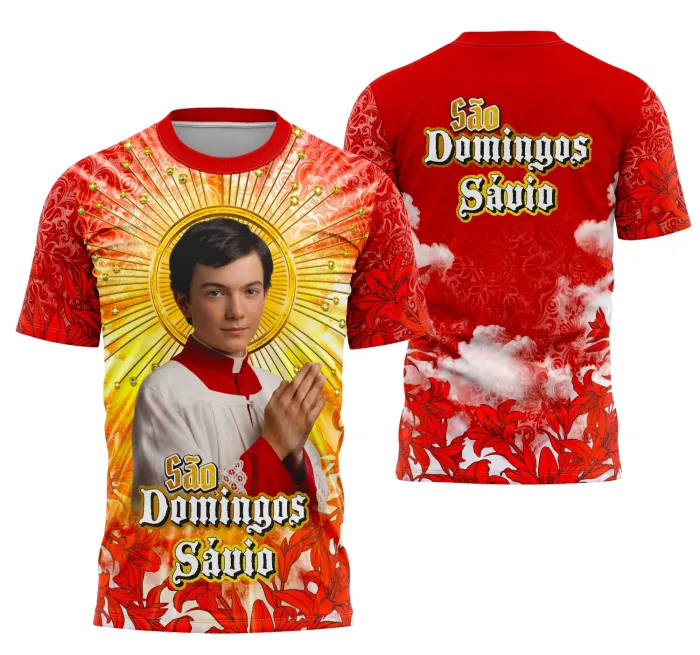 Camiseta unissex preta com logo no peito e estampa grande nas costas, ilustrando São Domingos Sávio, destacando o tema religioso católico com acabamento moderno e estilo marcante.
