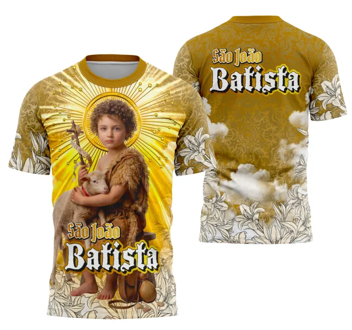 Camiseta unissex branca com logo no peito e estampa grande nas costas, temática de São João Batista e religião, ideal para quem valoriza fé e tradição.