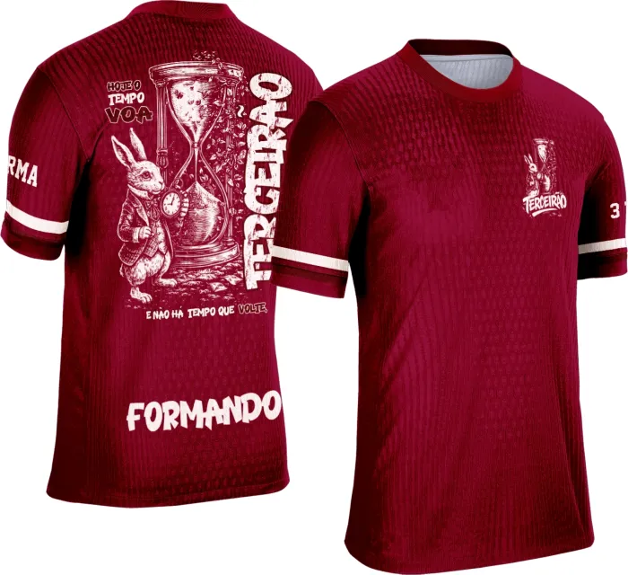 Camiseta unissex preta com logo no peito e estampa grande nas costas mostrando ampulheta e coelho, tema Terceirão e tempo, visual moderno e estiloso.