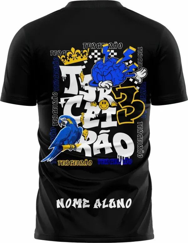 Camiseta unissex preta com logo no peito e estampa grande nas costas mostrando Coroa e Arara Azul, design inspirado no tema Terceirao Coroa e Arara Azul, perfeita para ocasiões especiais.