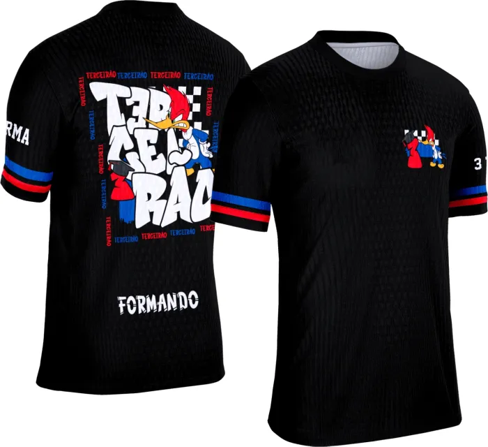 Camiseta preta unissex com logo no peito e estampa grande nas costas com tema Terceirão Pica-Pau, perfeita para uso casual e celebrações escolares.