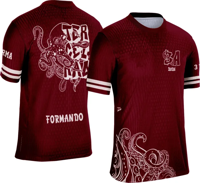 Camiseta unissex preta com logo no peito e estampa grande nas costas do tema Terceirão Polvo, perfeita para usar em festas de formatura ou eventos escolares.