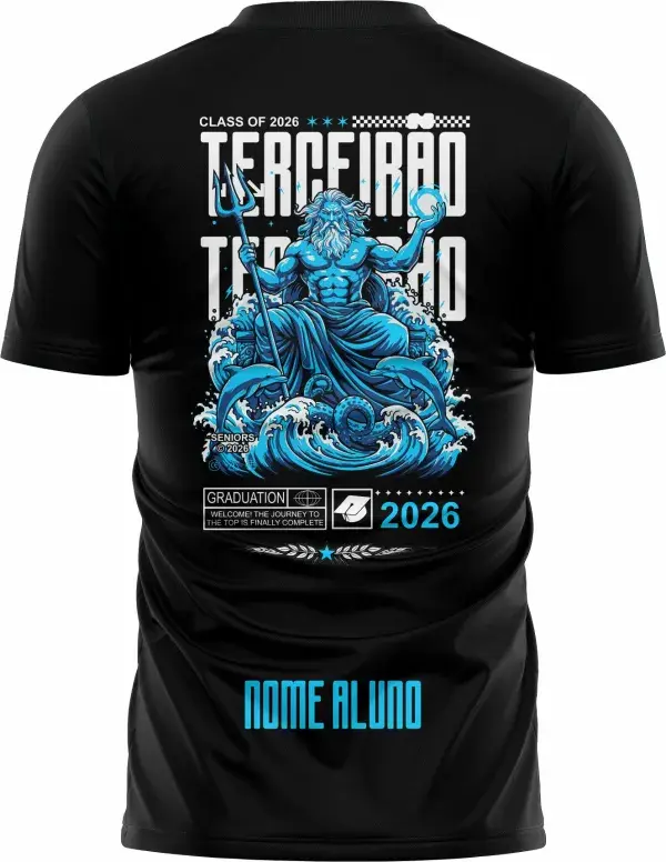 Camiseta unissex preta com logo no peito e estampa grande nas costas do Terceirão Poseidon, perfeita para celebrar momentos especiais com estilo e personalidade.