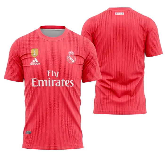Camiseta unissex preta com logo no peito e estampa grande nas costas do terceiro uniforme Real Madrid 2018-2019 em foto destacando detalhes e design moderno.
