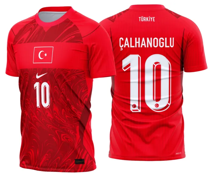 Camiseta unissex preta com logo no peito e estampa grande nas costas inspirada na Turquia Titular 2026 2028, perfeita para torcer com estilo e personalidade.