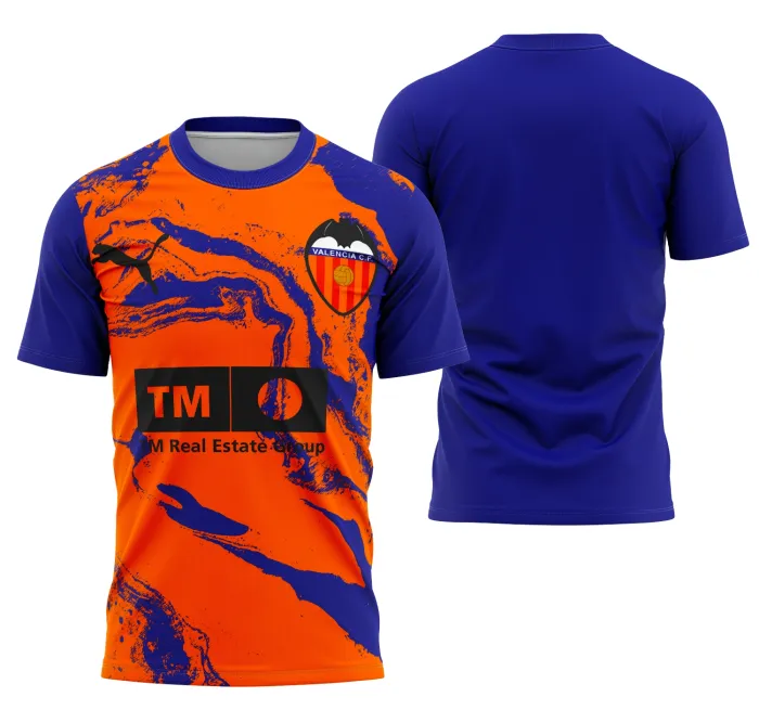 Camiseta unissex preta com logo no peito e estampa grande nas costas, tema Valencia FC, ideal para torcedores do clube, modelo moderno e confortável.