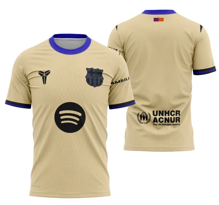 Camiseta unissex com cor preta, logo no peito e estampa grande nas costas com tema Visita a Barcelona 2025-2026, ideal para fãs do futebol e viajantes.