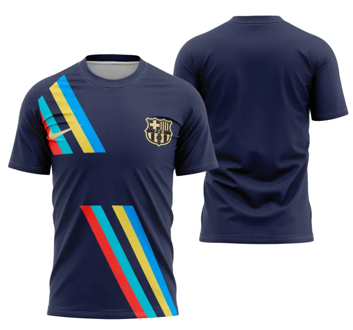 Camiseta unissex preta com logo no peito e estampa grande nas costas do Barcelona 2022-2023 pré-jogo, ideal para fãs do time que querem mostrar estilo e paixão no dia a dia.