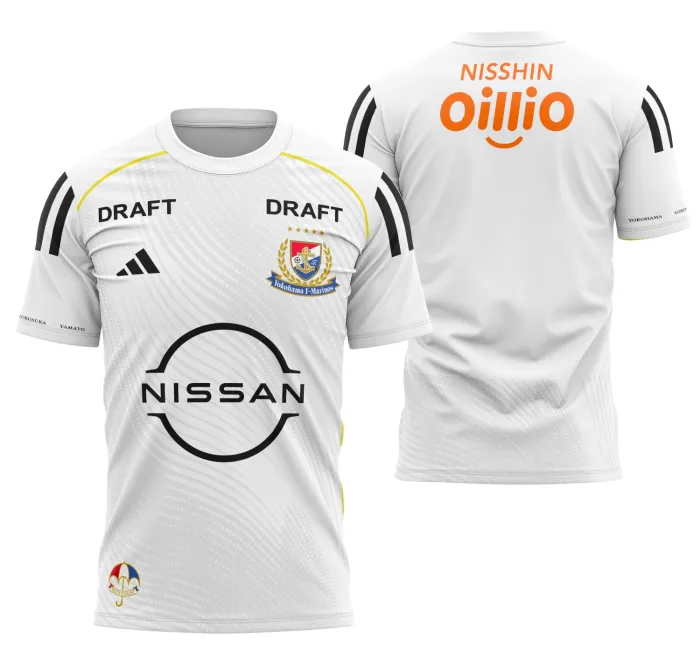 Camiseta unissex branca com logo no peito e estampa grande nas costas inspirada na Yokohama F Marinos Visita 2026, design moderno e esportivo para torcedores.