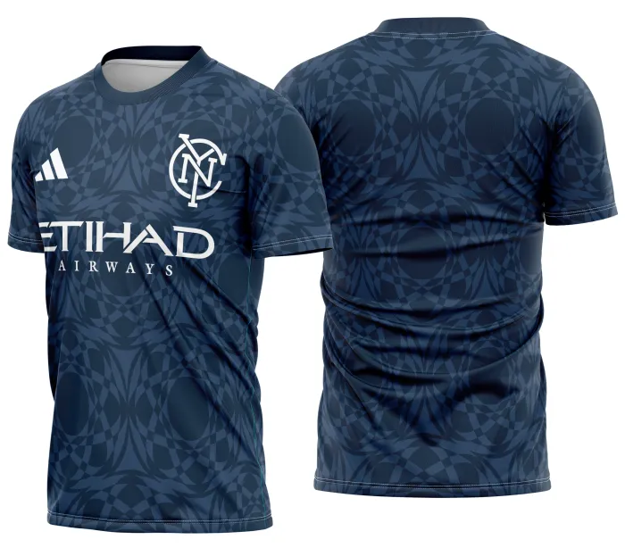 Foto da camiseta unissex preta com logo no peito e estampa grande nas costas inspirada em New York City Camisa Reserva 2026, destacando estilo urbano moderno e conforto diário.